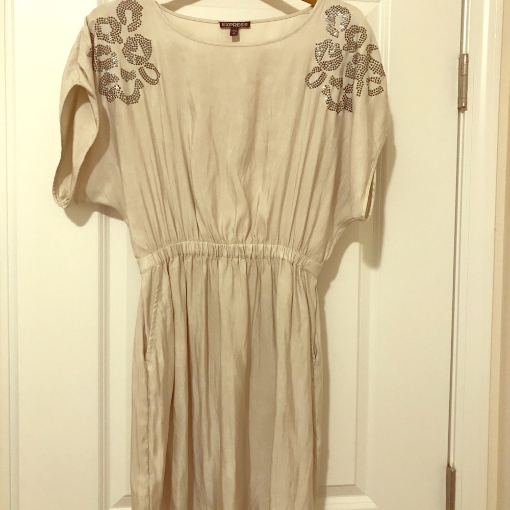Express Dress With Pockets!!